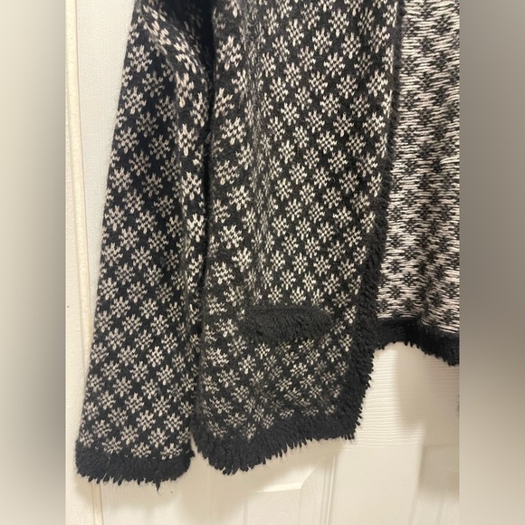 Sutton Studio Black and White Cardigan - Picture 6 of 7